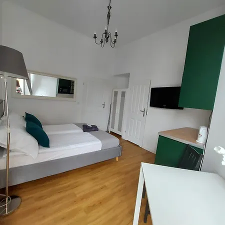 Paris Z Balkonem - Monte Cassino